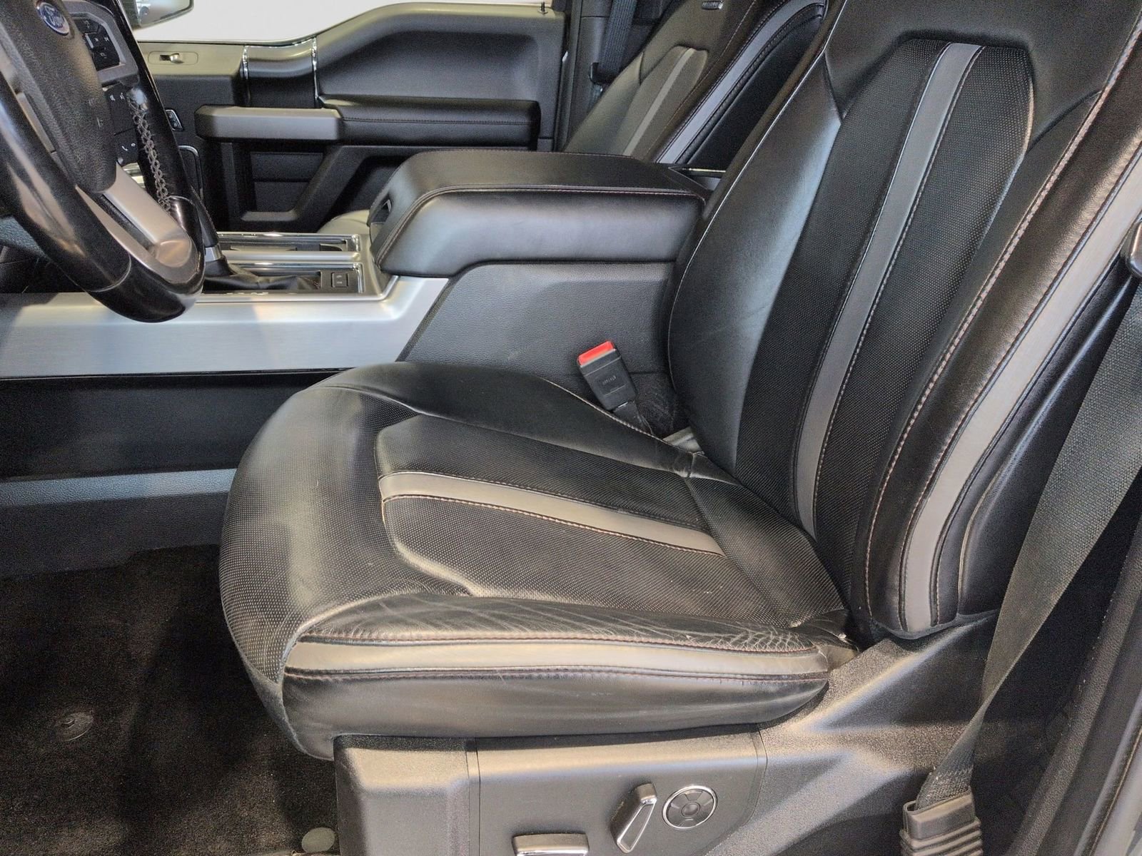 Certified 2018 Ford F150 Platinum w/ Technology Package image 36