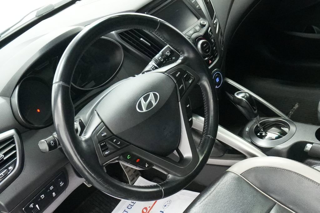 Used 2015 Hyundai Veloster Turbo w/ Option Group 04 FWD image 14