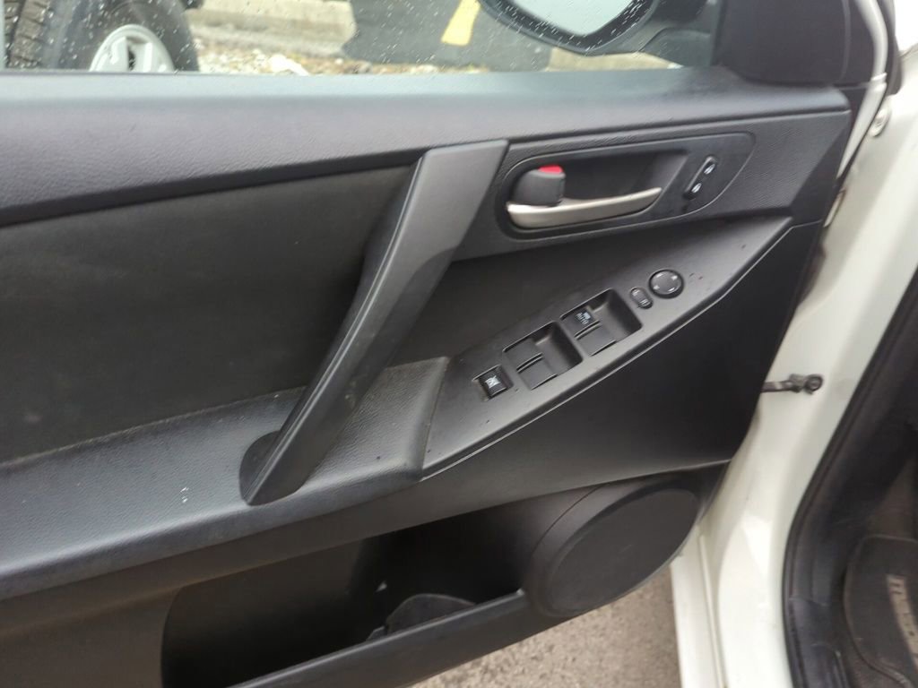Used 2013 MAZDA MAZDA3 i SV w/ Convenience Pkg FWD image 8