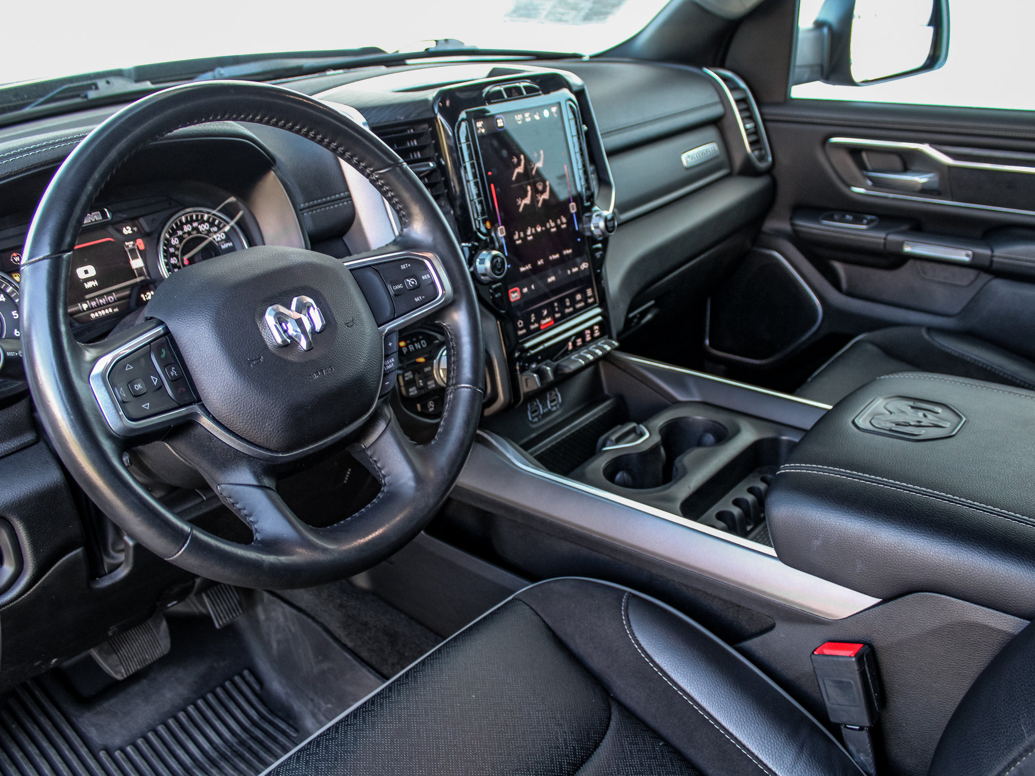 Used 2023 RAM 1500 Laramie AWD/4WD image 16