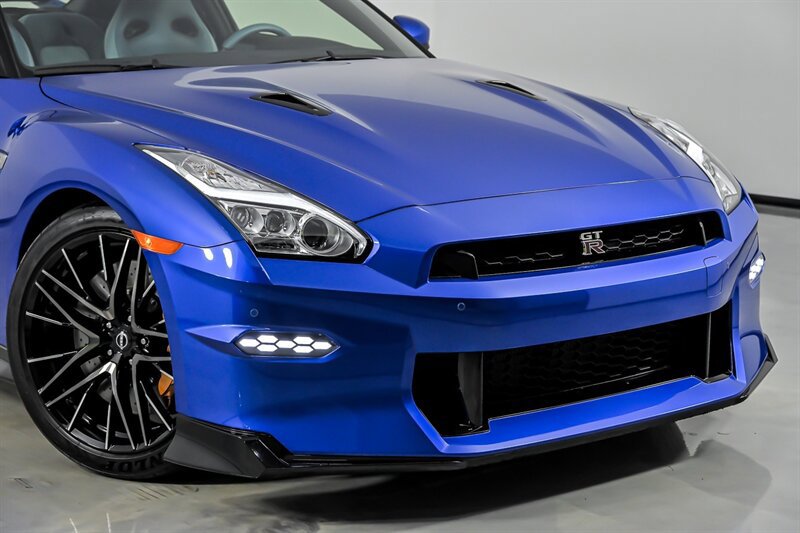 Used 2024 Nissan GT-R AWD/4WD image 2