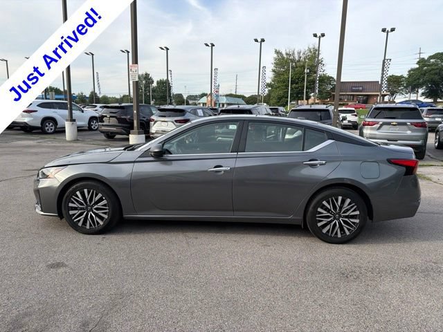 Used 2025 Nissan Altima 2.5 SV FWD image 6