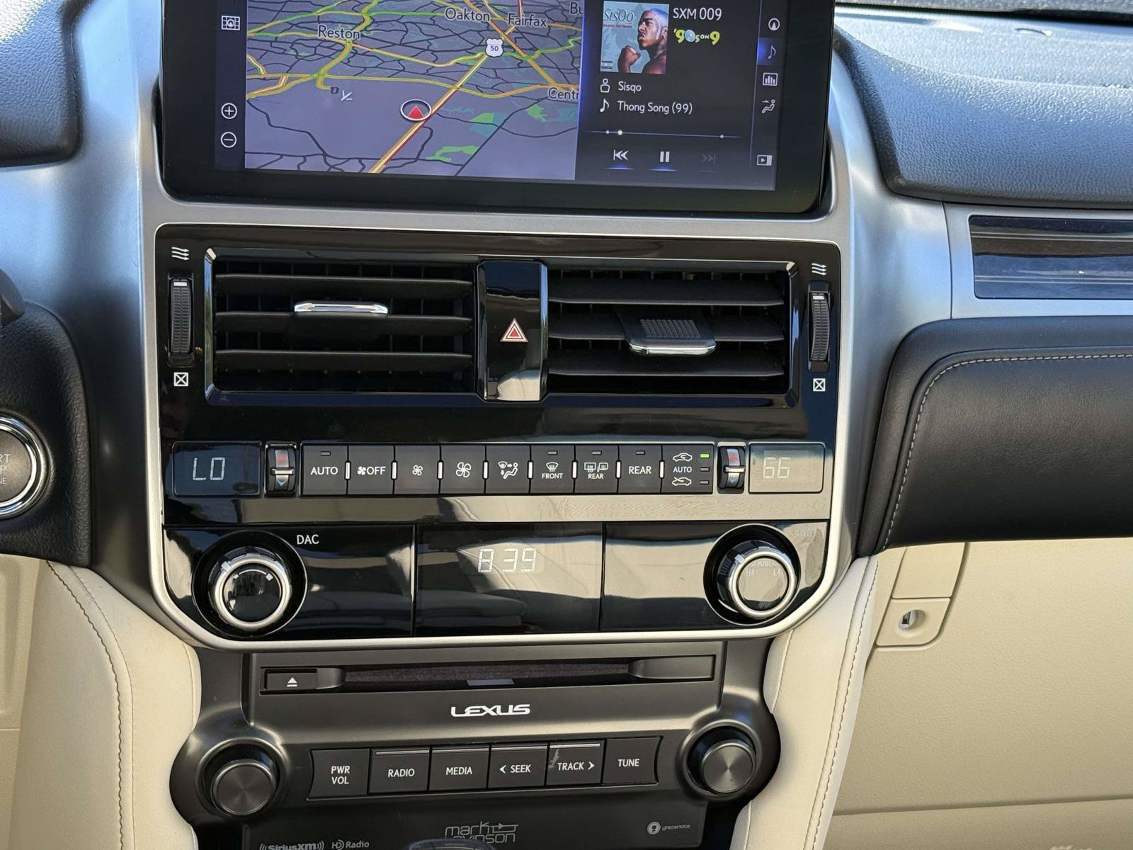 Used 2023 Lexus GX 460 Premium w/ Accessory Package AWD/4WD image 18