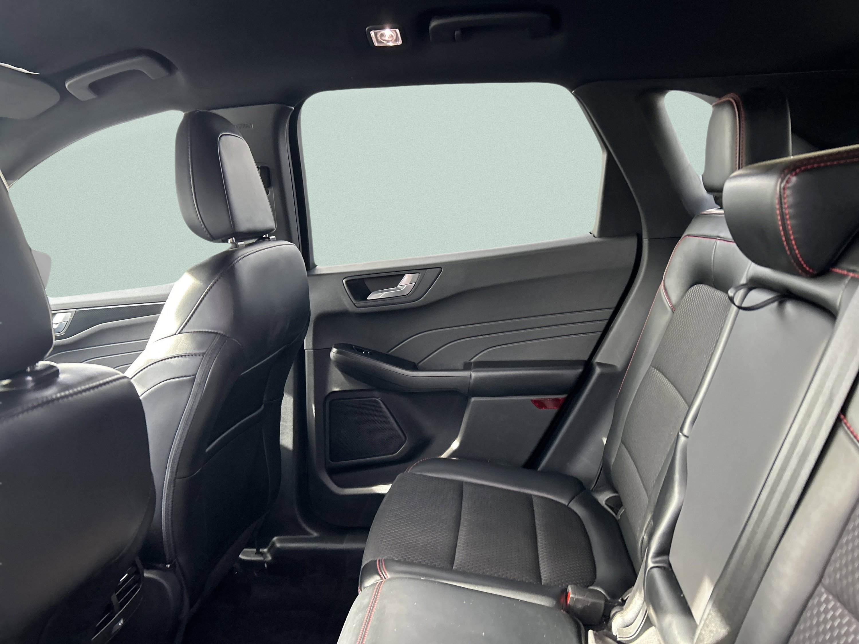 Used 2024 Ford Escape ST-Line image 30