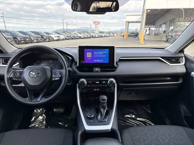 Used 2025 Toyota RAV4 XLE AWD/4WD image 19