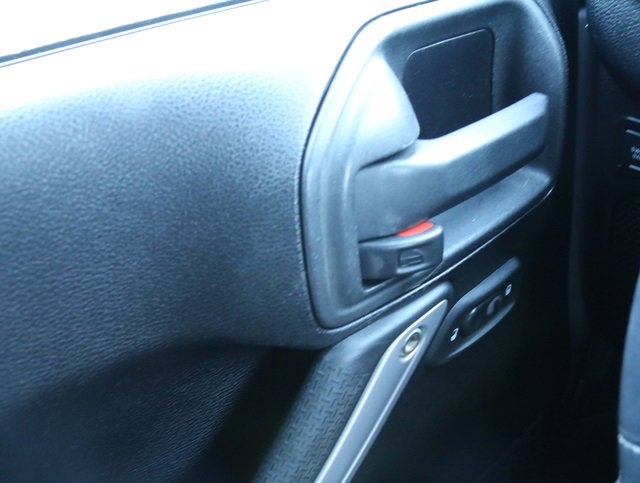 Used 2012 Jeep Wrangler Unlimited Rubicon image 21