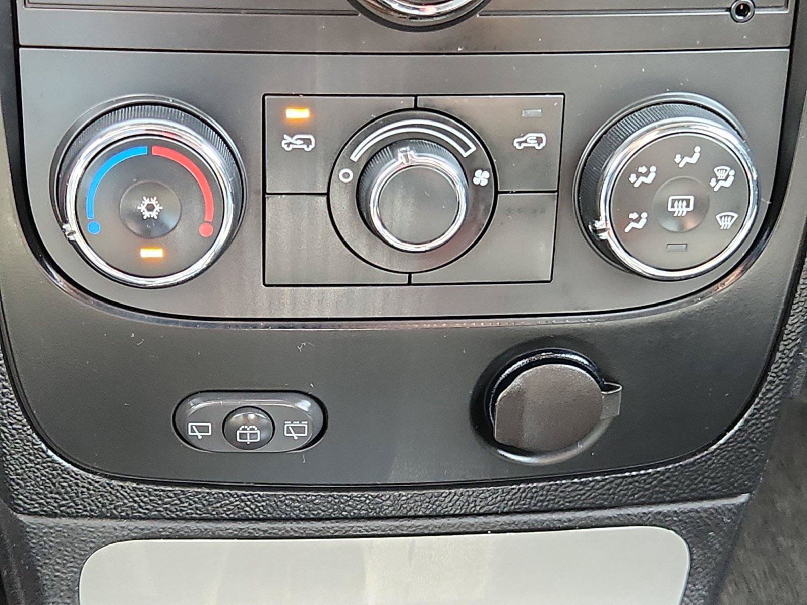 Used 2010 Chevrolet HHR LS FWD image 22