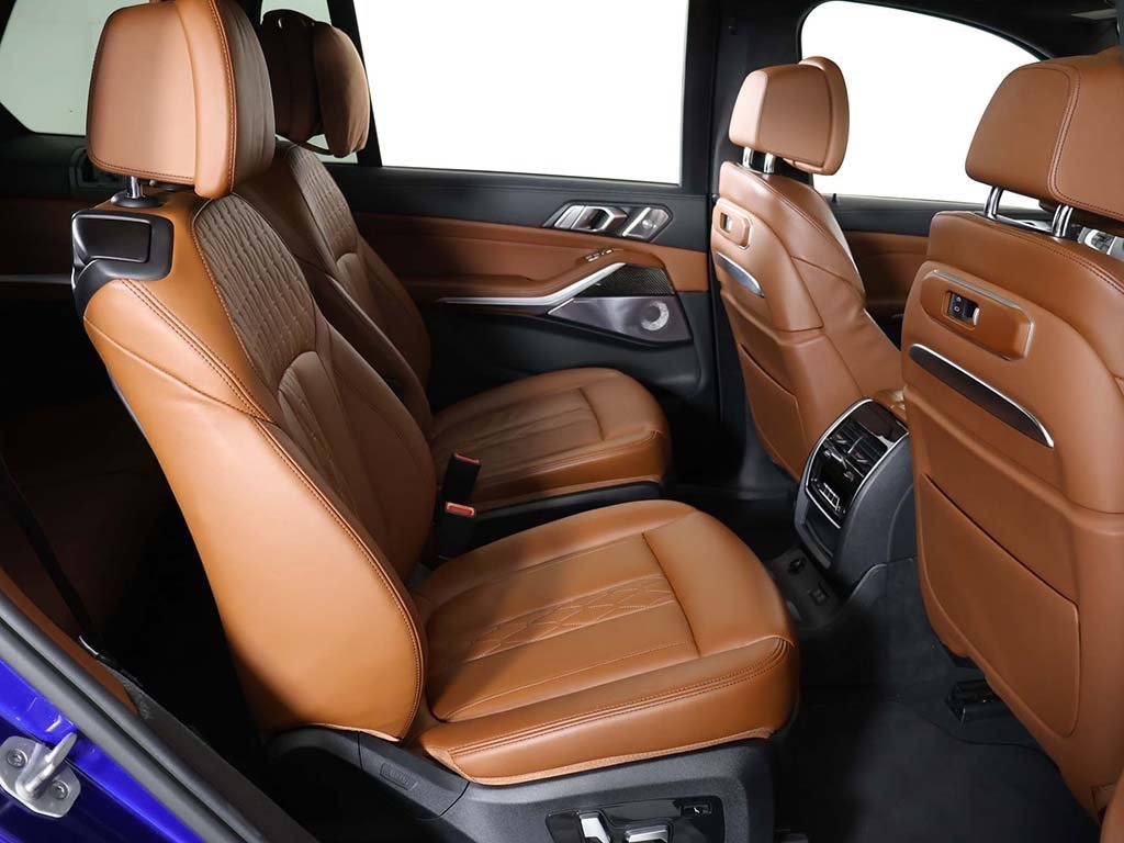 Used 2024 BMW X7 M60i w/ Executive Package image 43