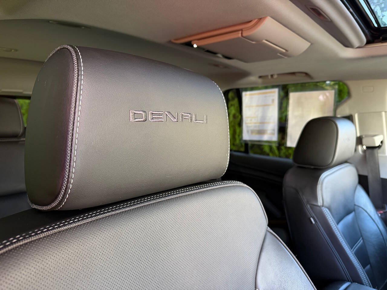 Used 2019 GMC Yukon Denali w/ Denali Ultimate Package AWD/4WD image 18