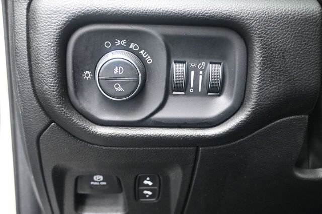 Used 2025 RAM 1500 Laramie AWD/4WD image 16