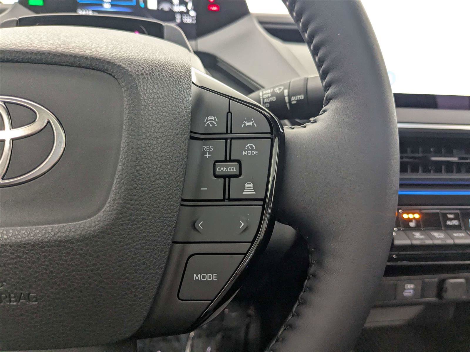Used 2026 Toyota Prius Plug-In Hybrid FWD image 19