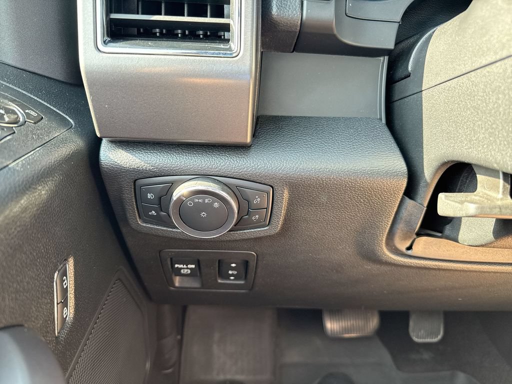 Used 2020 Ford F150 XLT w/ Equipment Group 302A Luxury AWD/4WD image 18