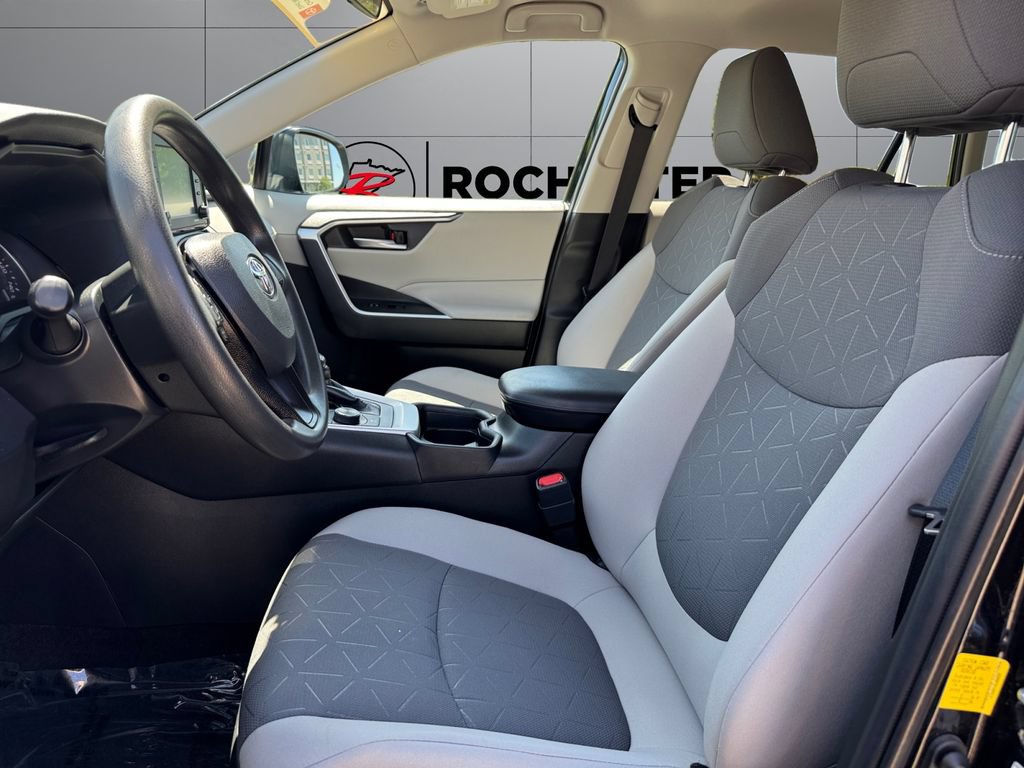 Used 2020 Toyota RAV4 XLE w/ All Weather Liner Package AWD/4WD image 10