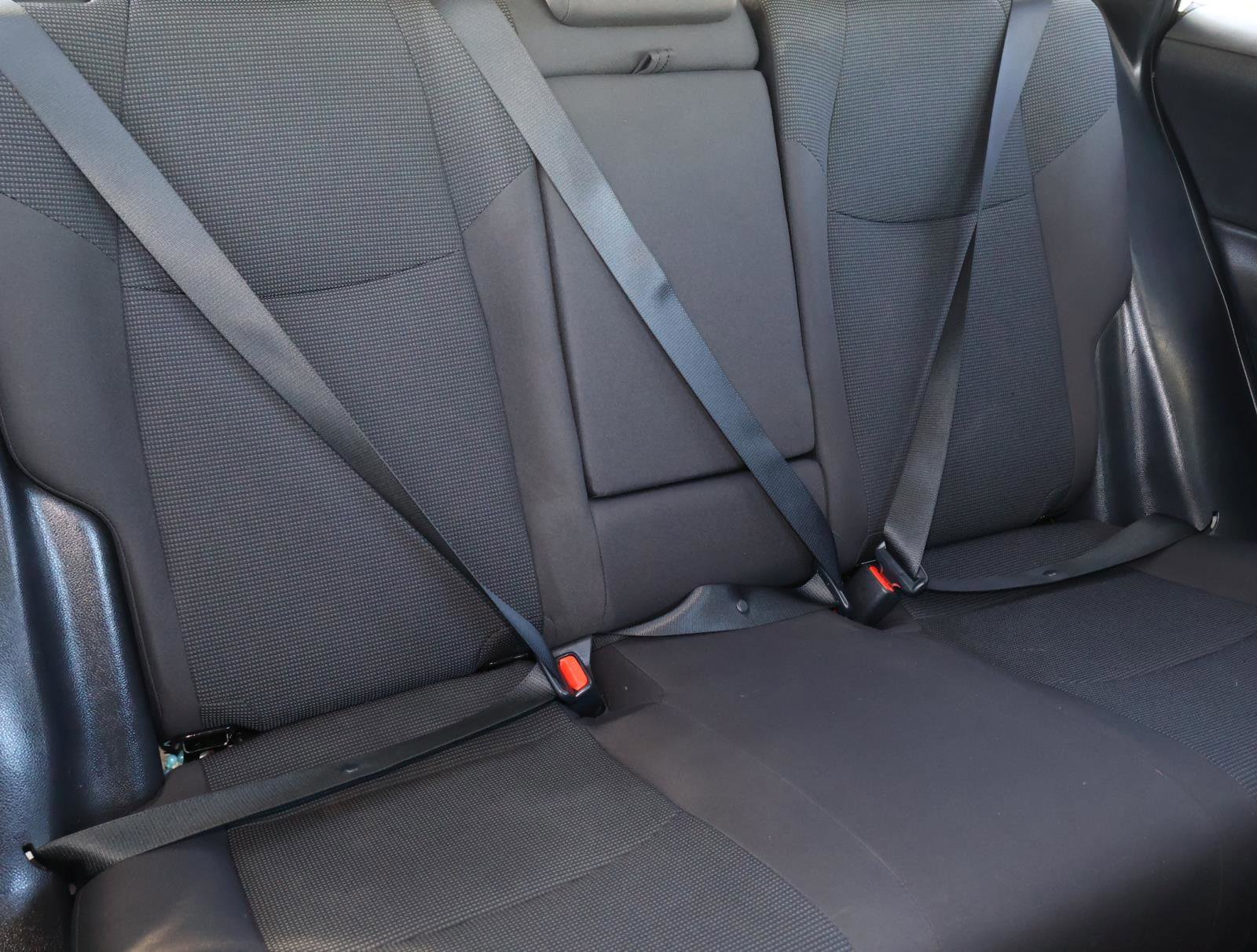 Used 2019 Toyota RAV4 LE image 19