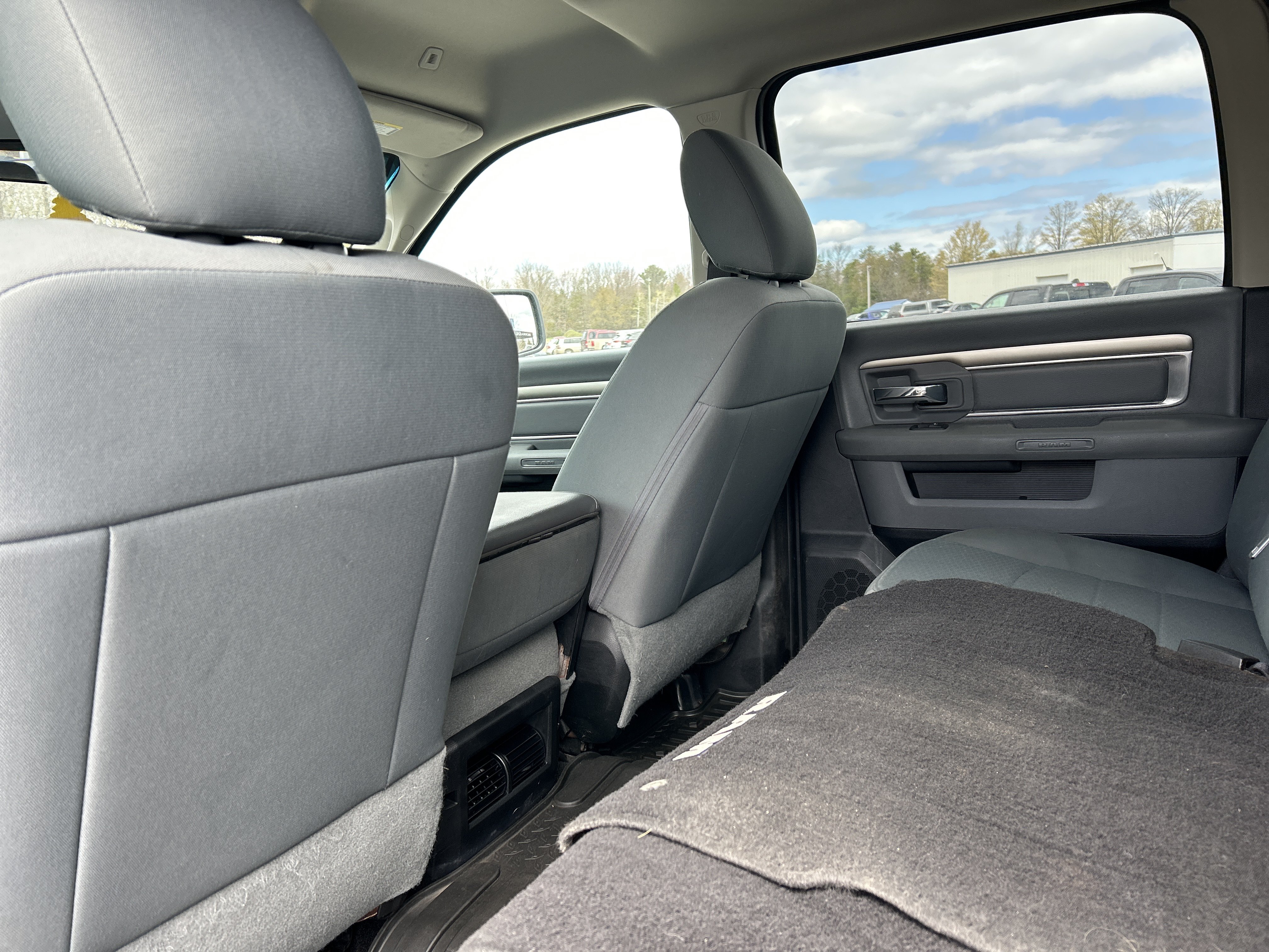 Used 2017 RAM 1500 Classic SLT AWD/4WD image 13