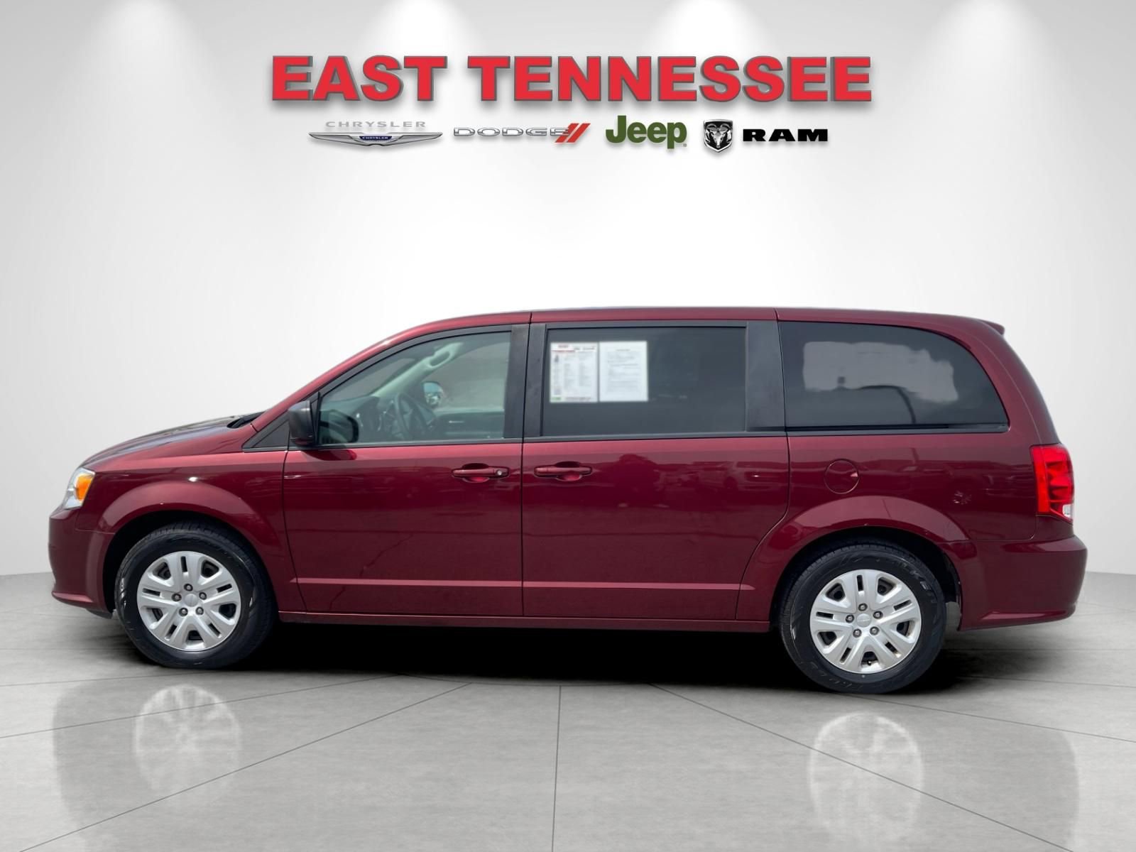 Used 2018 Dodge Grand Caravan SE w/ UConnect Hands-Free Group FWD image 6