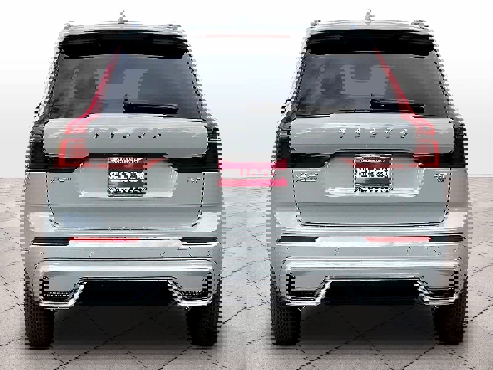 New 2026 Volvo XC60 T8 Plus w/ Climate Package image 6