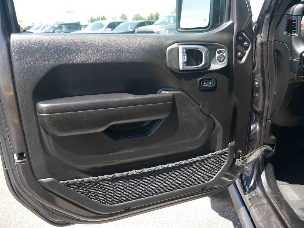 Used 2024 Jeep Wrangler Unlimited Rubicon AWD/4WD image 27