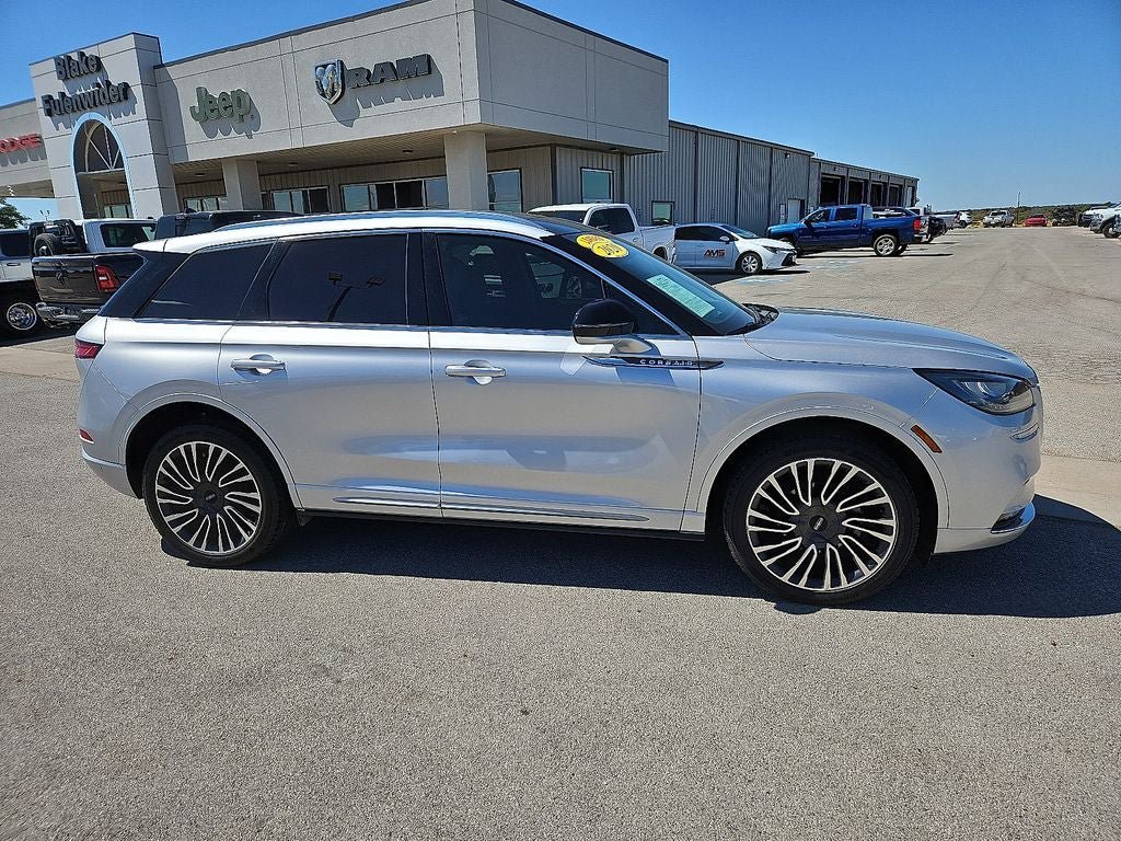 Used 2020 Lincoln Corsair Reserve w/ Appearance Package FWD image 9