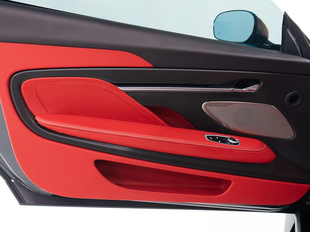 Used 2025 Aston Martin Vanquish RWD image 11