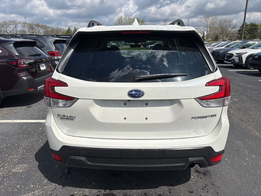 Used 2023 Subaru Forester Premium image 4