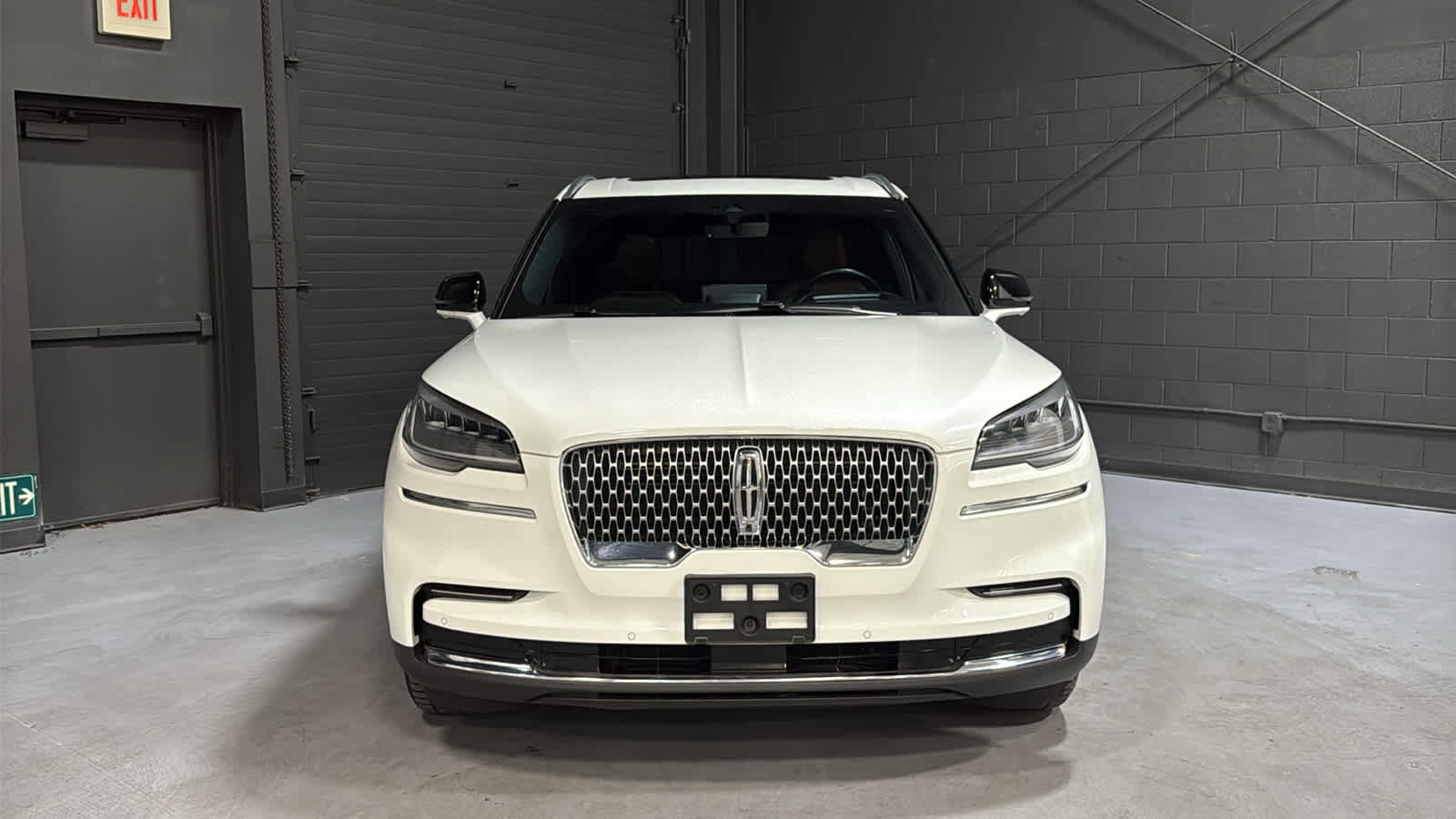 Used 2023 Lincoln Aviator Reserve w/ Equipment Group 201A AWD/4WD image 2