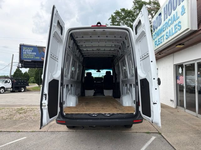 Used 2024 Mercedes-Benz Sprinter 2500 image 6