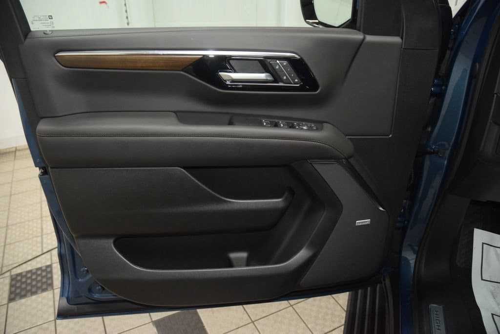 New 2026 Chevrolet Suburban High Country AWD/4WD image 48