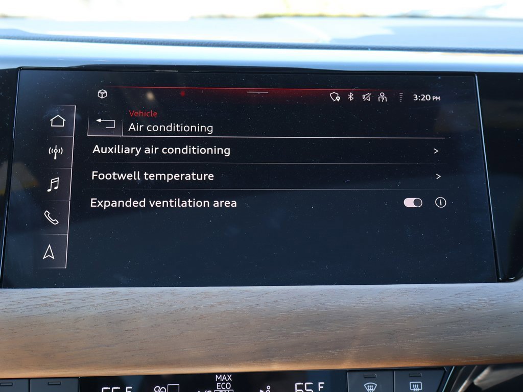 Used 2023 Audi e-tron GT Premium Plus image 48