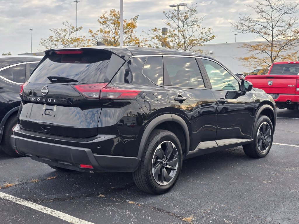 Used 2025 Nissan Rogue SV FWD image 7
