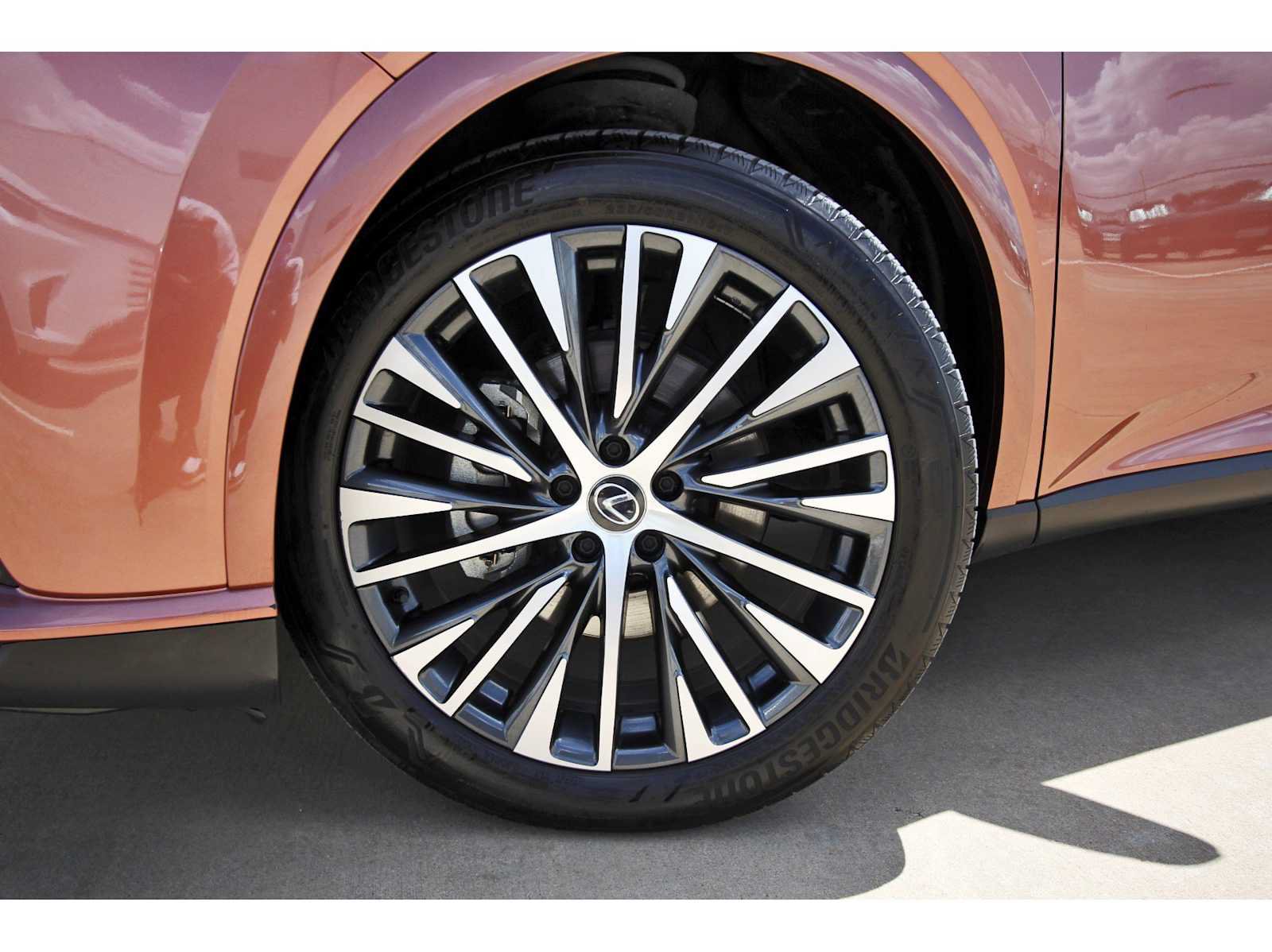 Used 2023 Lexus RX 350 Premium Plus w/ Cold Area Package FWD image 30