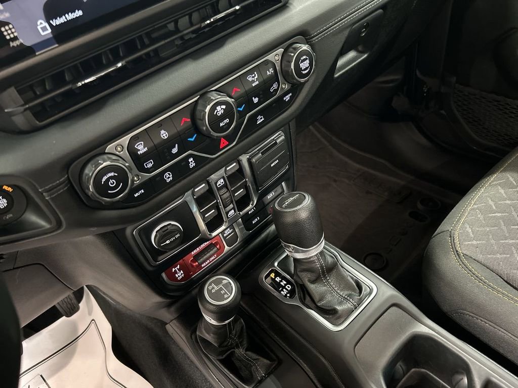 Certified 2024 Jeep Gladiator Mojave w/ Convenience Group image 15