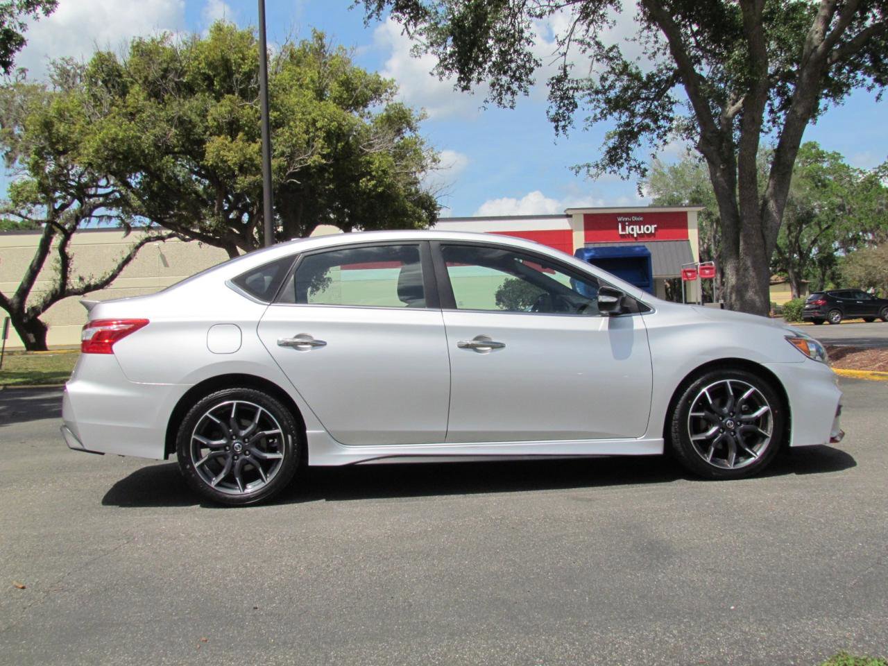 Used 2019 Nissan Sentra NISMO w/ Electronics Package FWD image 10