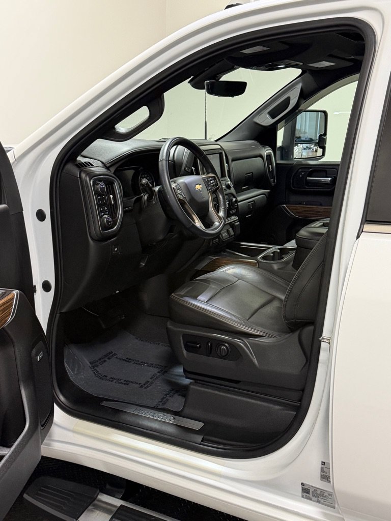 Used 2020 Chevrolet Silverado 3500 High Country w/ Z71 Off-Road Package AWD/4WD image 8