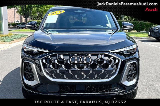Used 2025 Audi Q5 Premium Plus w/ Premium Plus AWD/4WD image 3