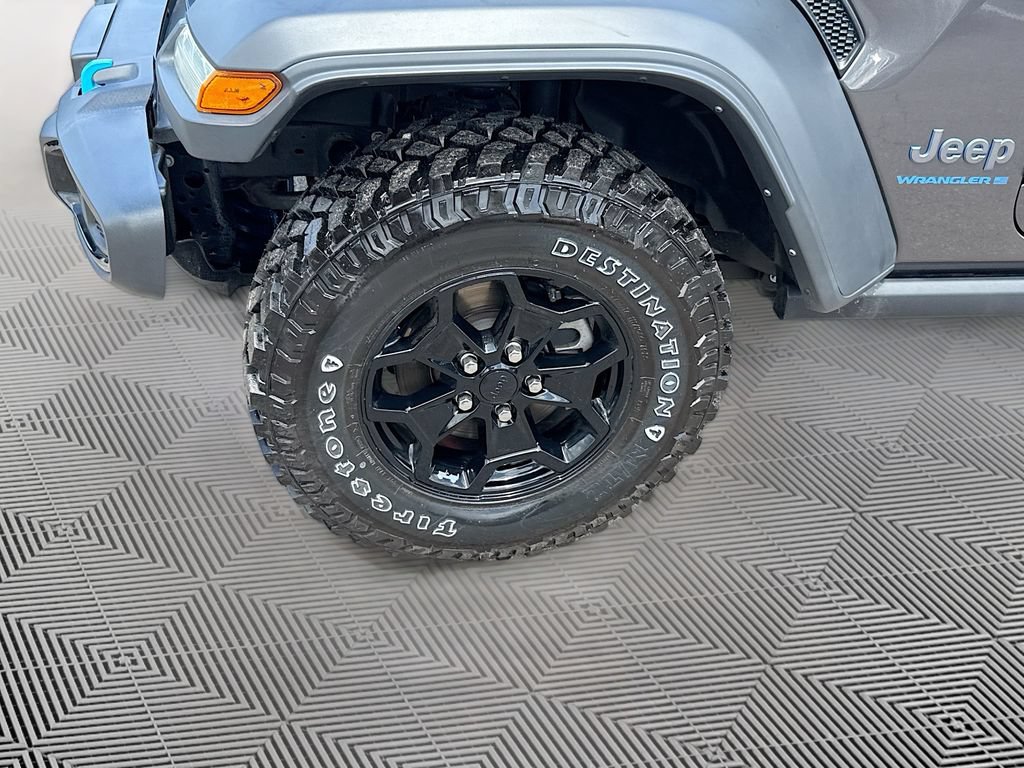 Used 2023 Jeep Wrangler Unlimited w/ Cold Weather Group AWD/4WD image 35