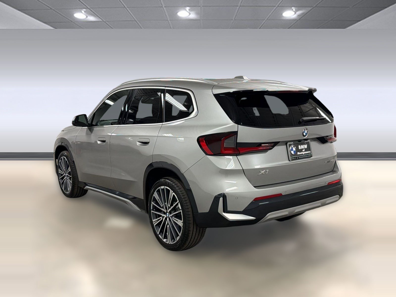New 2026 BMW X1 xDrive28i w/ Convenience Package AWD/4WD image 3