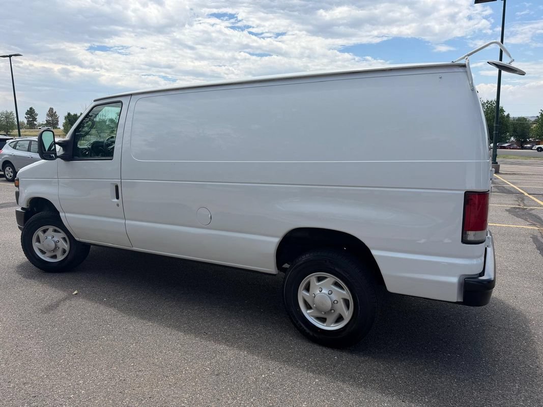 Used 2009 Ford E-250 and Econoline 250 RWD image 2