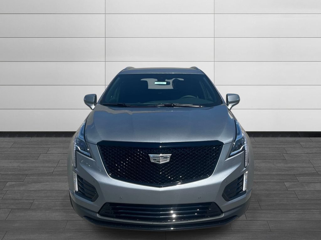 New 2026 Cadillac XT5 Luxury w/ LPO, ONYX Package FWD image 8