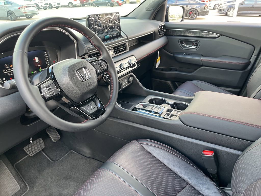 Certified 2025 Honda Pilot Black Edition image 20