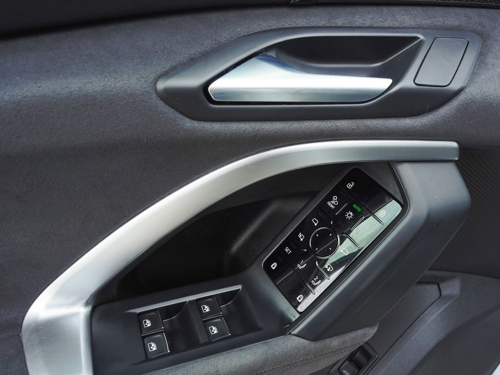 Used 2025 Audi SQ5 Premium Plus w/ Premium Plus Package image 10