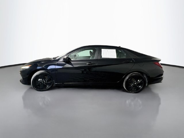 Used 2023 Hyundai Elantra SEL FWD image 5