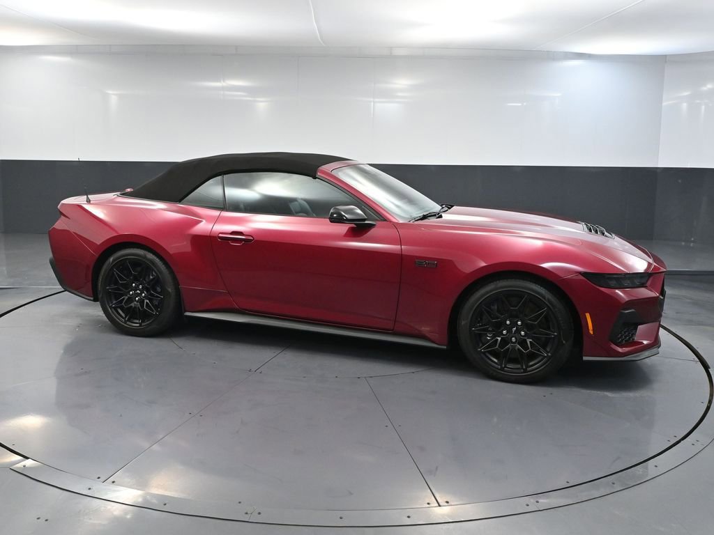 Used 2025 Ford Mustang GT Premium w/ GT Performance Package image 4