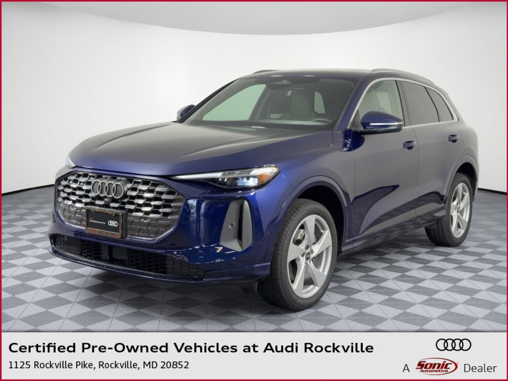 Certified 2025 Audi Q5 Premium AWD/4WD image 1