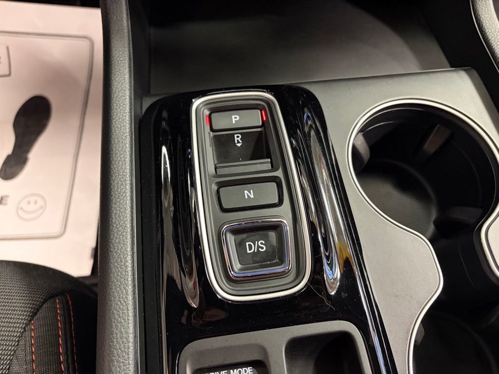 Used 2025 Honda Pilot Sport image 23