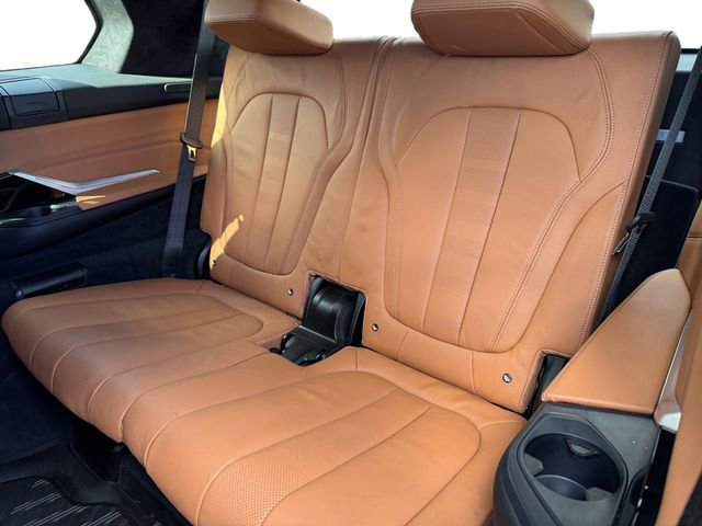 Used 2022 BMW X7 xDrive40i w/ M Sport Package image 15