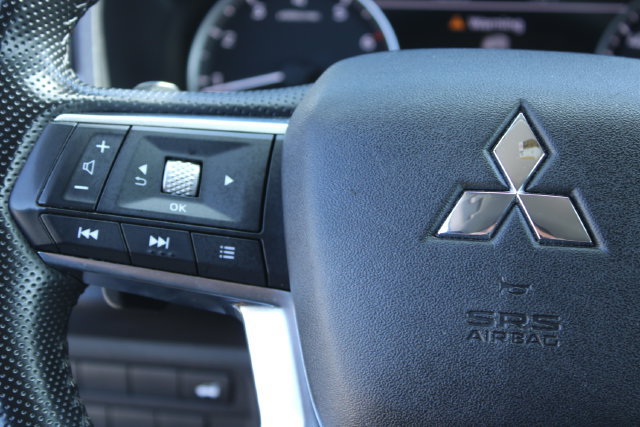 Used 2024 Mitsubishi Outlander SE AWD/4WD image 17