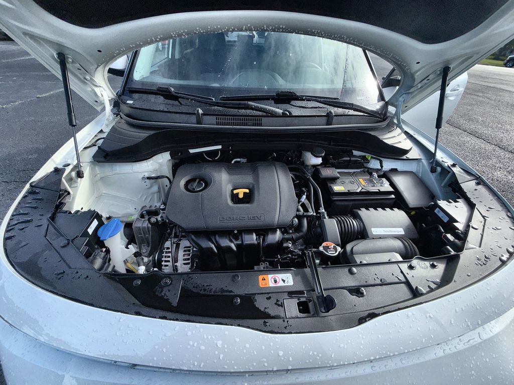 Used 2025 Kia Soul LX w/ LX Technology Package FWD image 25