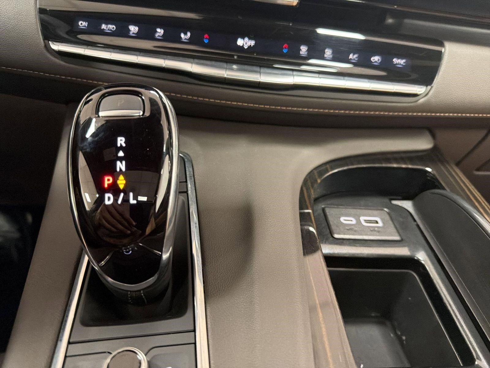 Used 2024 Cadillac Escalade ESV Sport w/ LPO, ONYX Package image 15