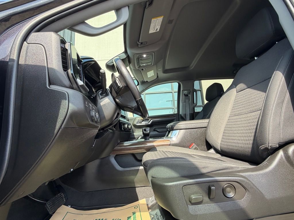 Used 2023 Chevrolet Silverado 1500 RST w/ Z71 Off-Road Package AWD/4WD image 11